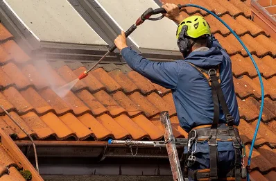 Démoussage et hydrofuge de toiture à Créchets